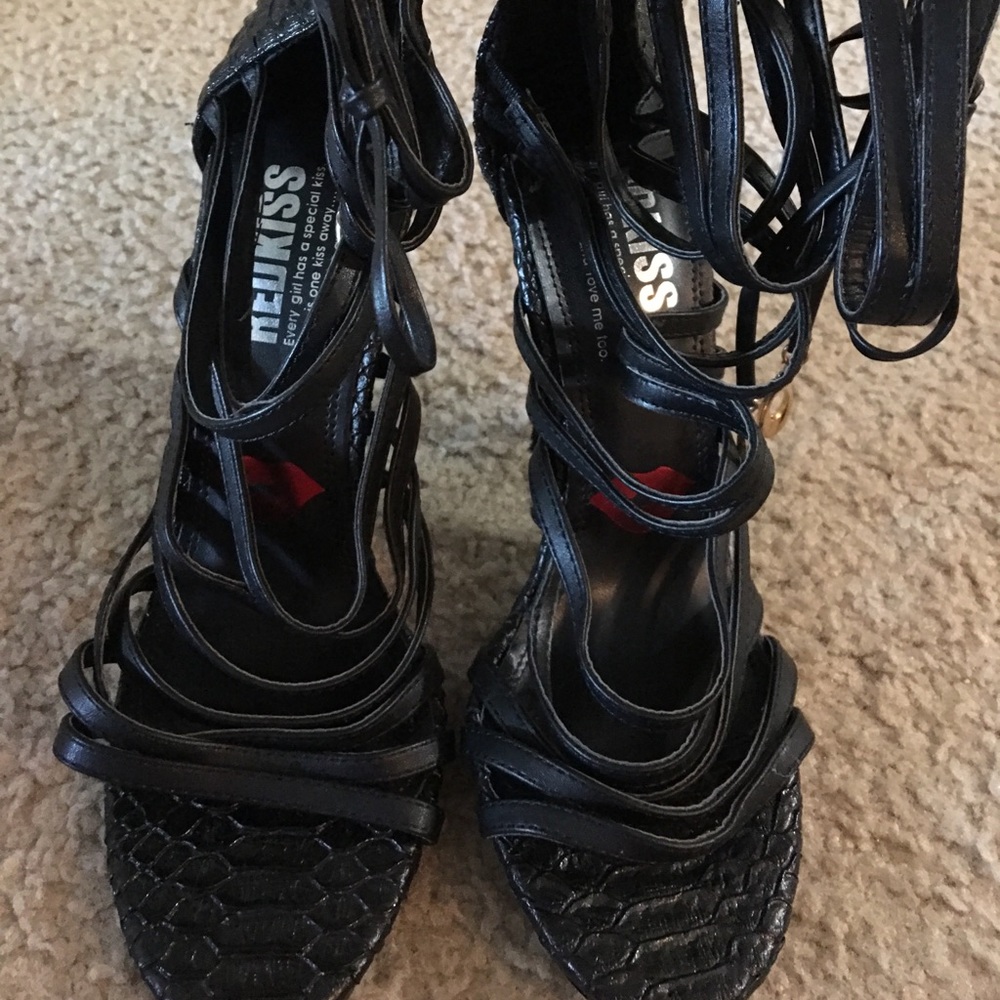 Black Strappy Gladiator Heels Sz 7